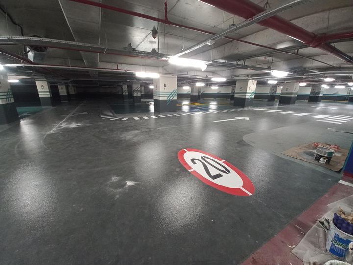 Kapalı otopark zemin işaretleme ve hız sınırı