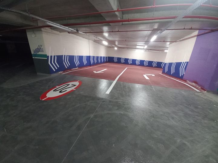 Kapalı otopark duvar boyama ve hız işareti